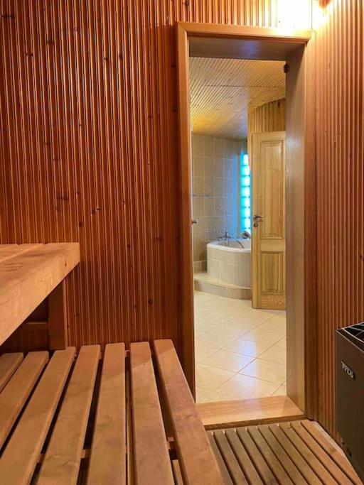 Rooftop 180M2 Loft With Private Sauna, Bratislava Extérieur photo
